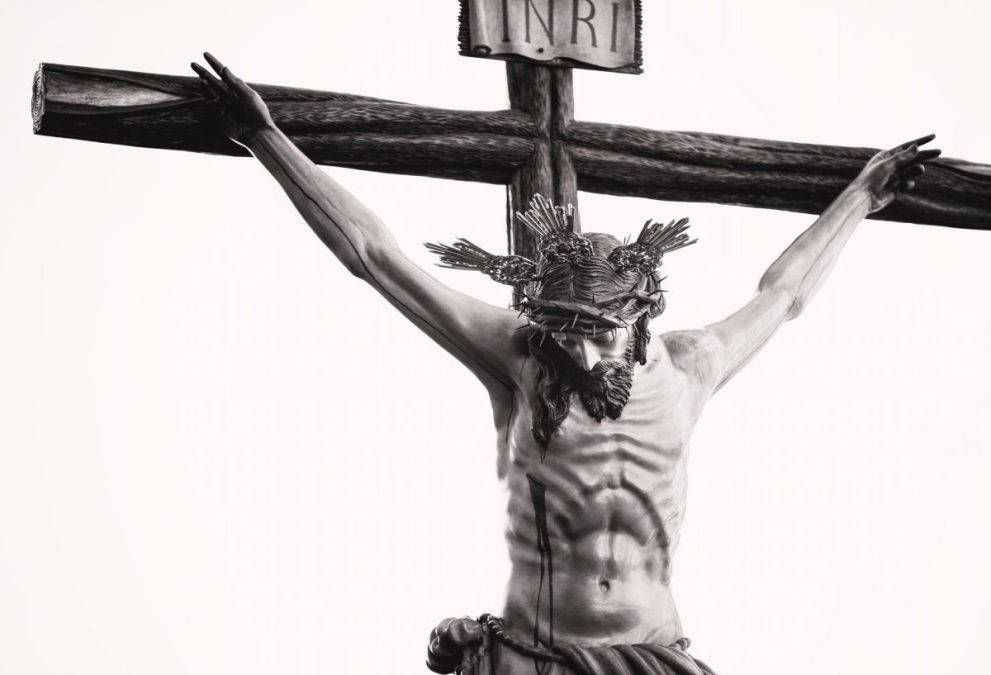 grayscale photo of the crucifixGENYOUTUBE DOWNLOAD PHOTO